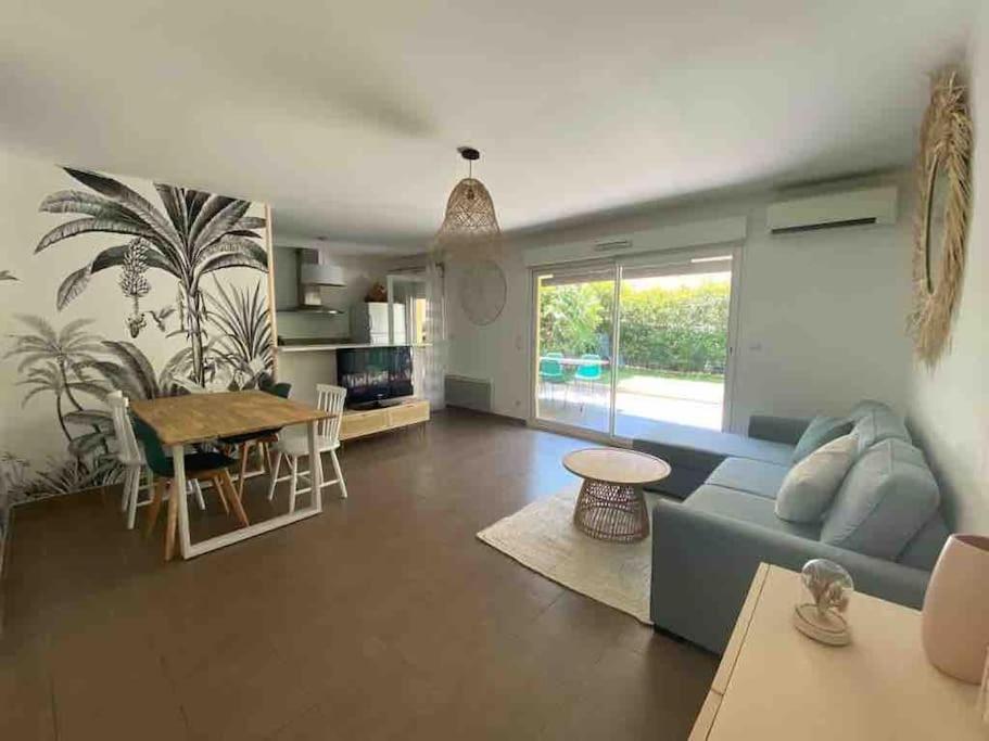 Tres Bel Appartement Contemporain Et Calme Fréjus Eksteriør billede