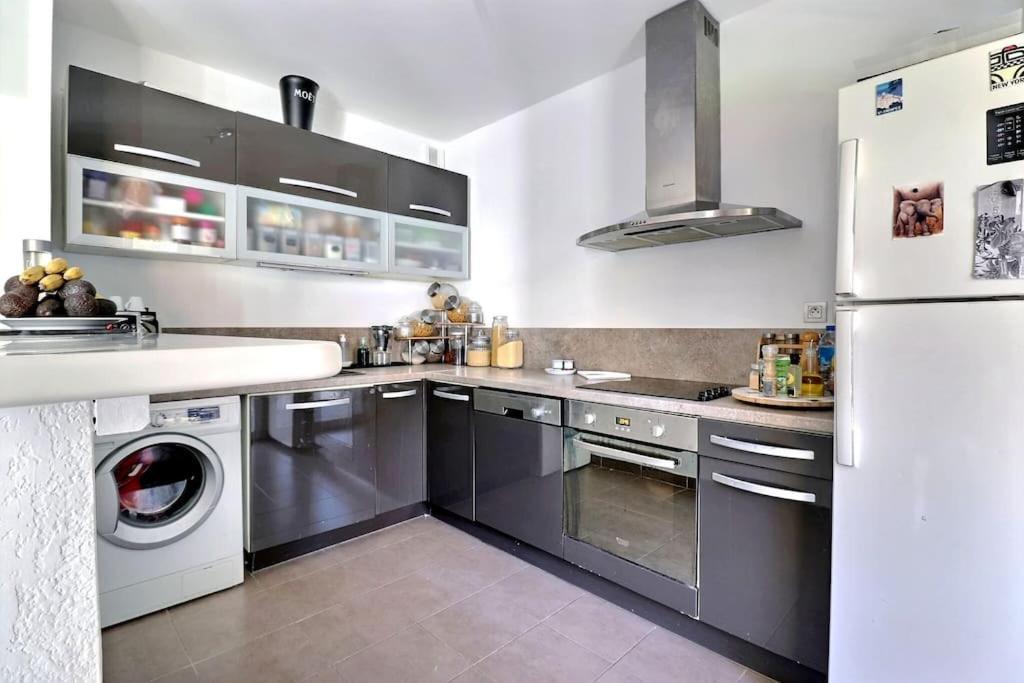 Tres Bel Appartement Contemporain Et Calme Fréjus Eksteriør billede