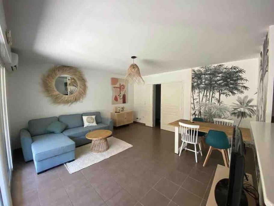 Tres Bel Appartement Contemporain Et Calme Fréjus Eksteriør billede