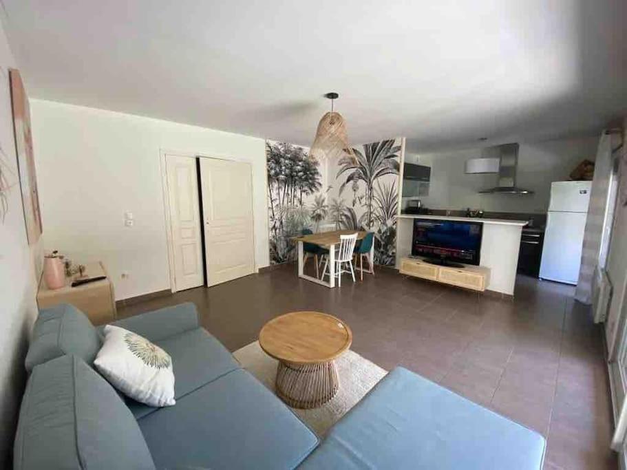 Tres Bel Appartement Contemporain Et Calme Fréjus Eksteriør billede